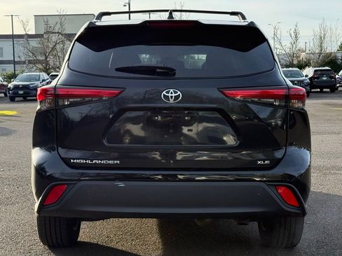 Certified 2023 Toyota Highlander XLE image 4