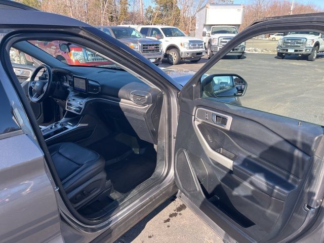 Used 2021 Ford Explorer XLT w/ Equipment Group 202A AWD/4WD image 23