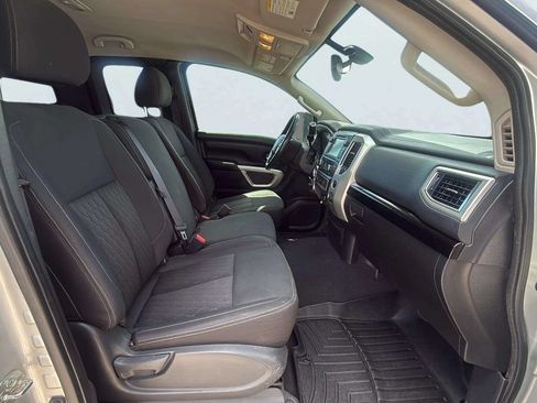 Used 2018 Nissan Titan SV w/ SV Utility Package AWD/4WD image 17