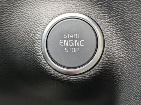 New 2025 Volvo XC40 B5 Plus w/ Protection Package Premier image 30