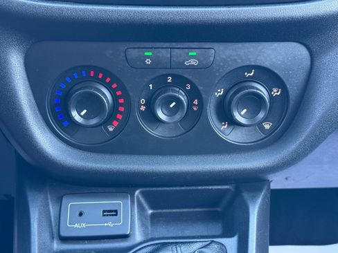 Used 2017 RAM ProMaster City Tradesman FWD image 13