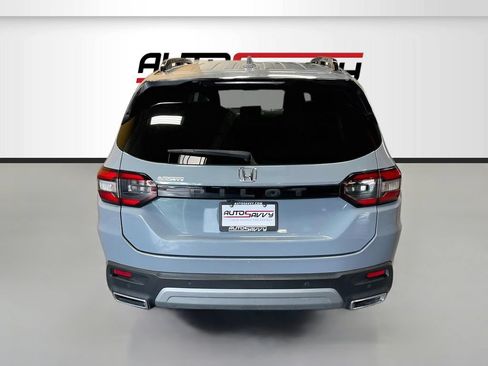 Used 2024 Honda Pilot Touring image 6