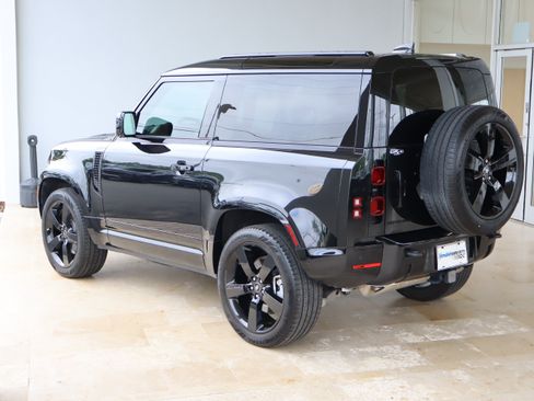 Used 2024 Land Rover Defender 90 X-Dynamic SE AWD/4WD image 8