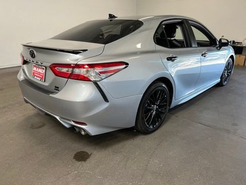 Used 2020 Toyota Camry SE AWD/4WD image 3