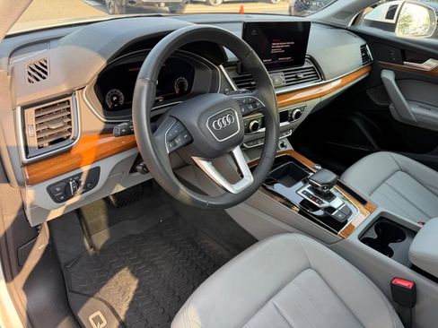 Used 2023 Audi Q5 2.0T Premium Plus w/ Premium Plus Package AWD/4WD image 16