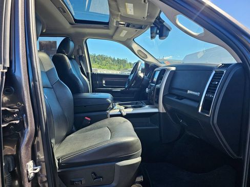 Used 2016 RAM 1500 Laramie AWD/4WD image 10