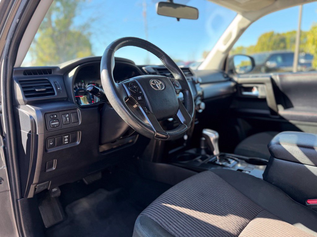 Used 2018 Toyota 4Runner TRD Off-Road AWD/4WD image 13
