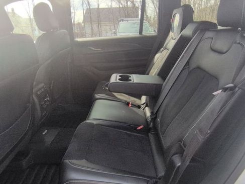Used 2025 Jeep Grand Cherokee L Laredo image 26
