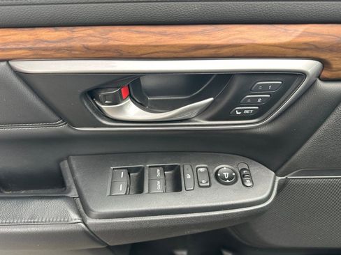 Used 2017 Honda CR-V Touring image 8