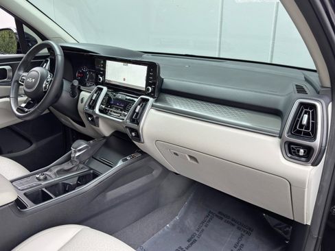 Used 2023 Kia Sorento S w/ Panoramic Sunroof Package FWD image 14