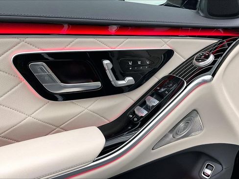 New 2026 Mercedes-Benz S 580e 4MATIC Sedan image 13