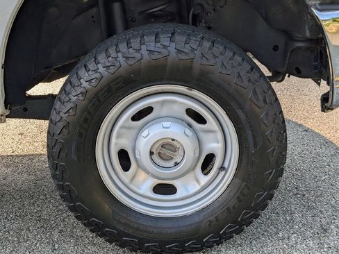 Used 2016 Ford F250 XL w/ XL Appearance Package AWD/4WD image 14