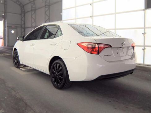Used 2018 Toyota Corolla LE FWD image 5