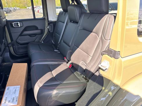 New 2026 Jeep Wrangler Unlimited Rubicon image 41