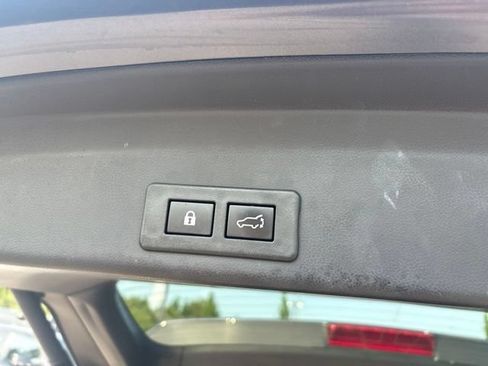 Used 2023 Subaru Ascent Limited w/ Technology Package AWD/4WD image 15