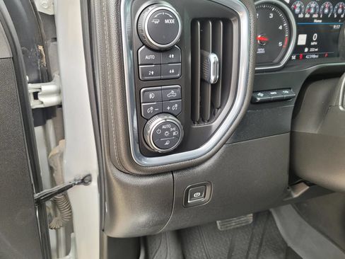 Used 2022 Chevrolet Silverado 3500 High Country w/ Technology Package AWD/4WD image 25
