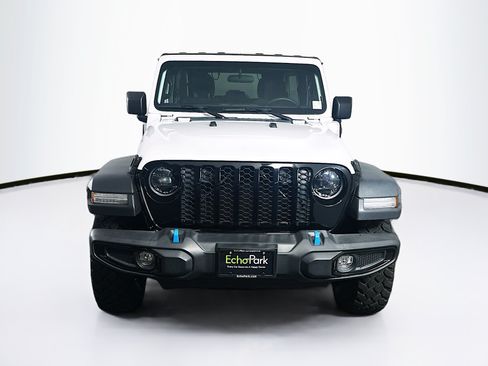 Used 2023 Jeep Wrangler Unlimited w/ Cold Weather Group AWD/4WD image 2