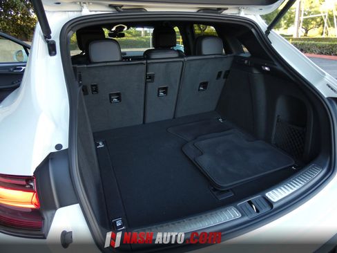 Used 2024 Porsche Macan AWD/4WD image 73