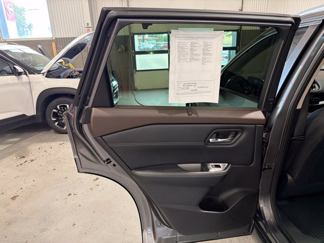 Certified 2023 Nissan Rogue SV w/ SV Premium B Package AWD/4WD image 9