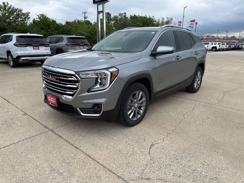 Used 2023 GMC Terrain SLT AWD/4WD image 7