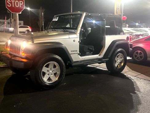 Used 2012 Jeep Wrangler Sport image 22
