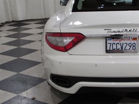Used 2010 Maserati GranTurismo S RWD image 40