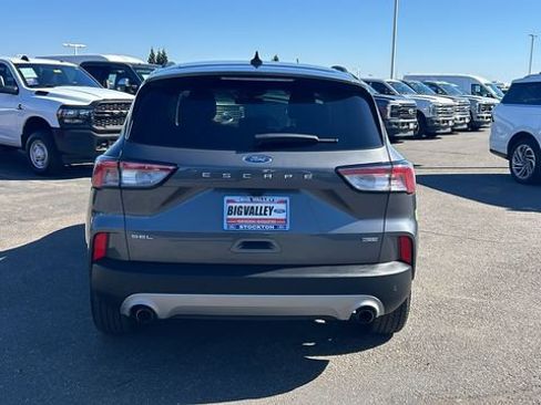 Used 2022 Ford Escape SEL w/ Technology Package FWD image 4