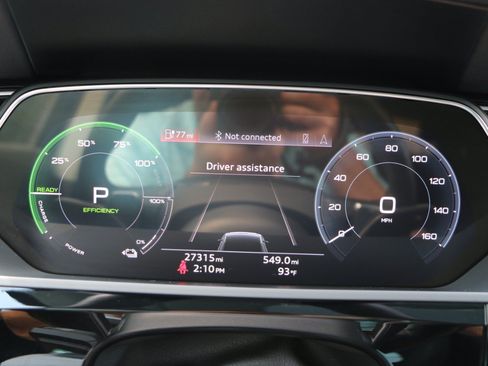 Used 2022 Audi e-tron Premium w/ Convenience Plus Package AWD/4WD image 33
