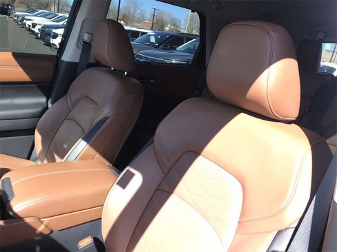 Used 2024 Nissan Pathfinder Platinum w/ Cargo Package image 11