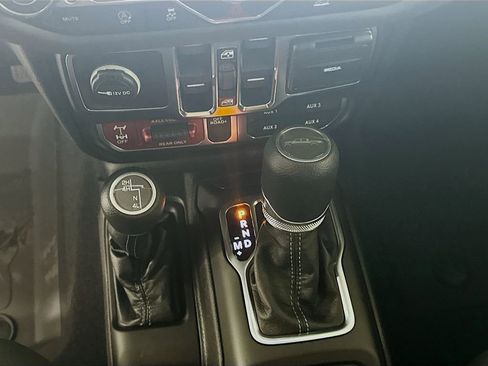 New 2026 Jeep Gladiator Mojave image 12