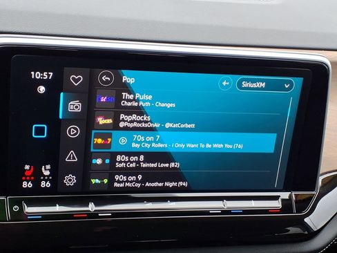 Certified 2025 Volkswagen Atlas SE image 19