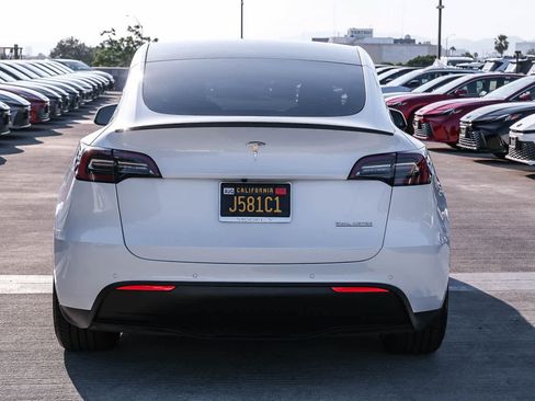 Used 2022 Tesla Model Y Performance AWD/4WD image 5