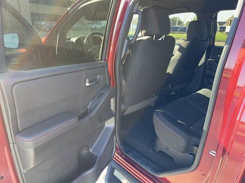 Used 2025 Nissan Frontier PRO-4X AWD/4WD image 9