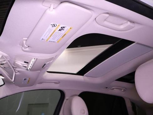 Used 2019 Mercedes-Benz GLC 300 4MATIC image 30