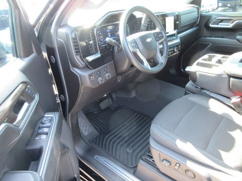 Certified 2024 Chevrolet Silverado 1500 LT AWD/4WD image 15