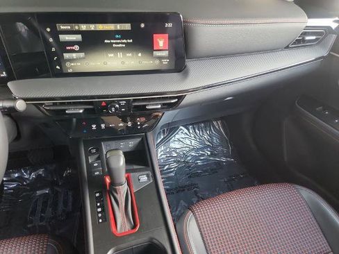 Certified 2025 Nissan Kicks SR image 16