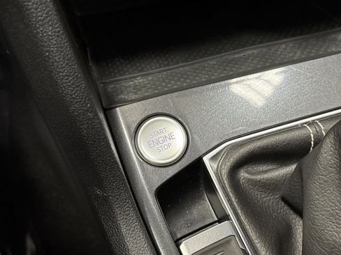 Used 2023 Volkswagen Tiguan SE R-Line image 23