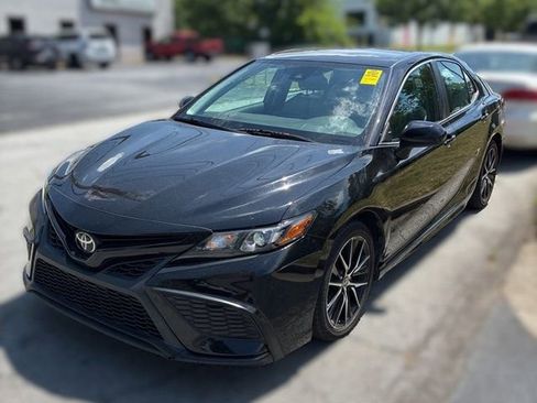 Used 2021 Toyota Camry SE FWD image 6