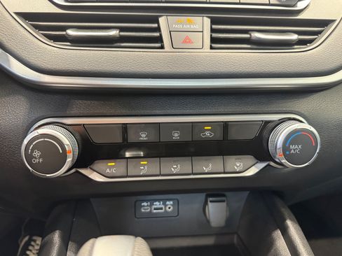 Used 2025 Nissan Altima 2.5 S FWD image 17