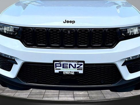 Used 2023 Jeep Grand Cherokee Limited w/ Luxury Tech Group II AWD/4WD image 35