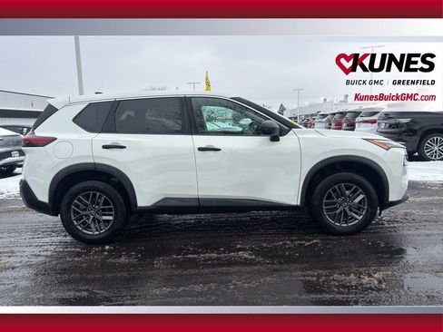 Used 2023 Nissan Rogue S image 4