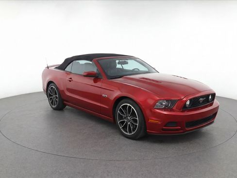 Used 2013 Ford Mustang GT Premium w/ Electronics Pkg RWD image 2