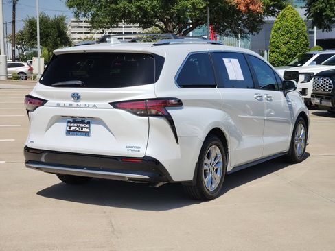 Used 2022 Toyota Sienna Limited AWD/4WD image 7