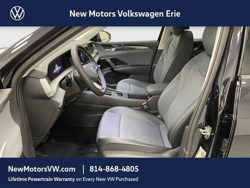 New 2026 Volkswagen Tiguan SE AWD/4WD image 7