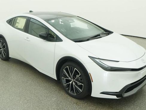 New 2027 Toyota Prius Limited FWD image 10