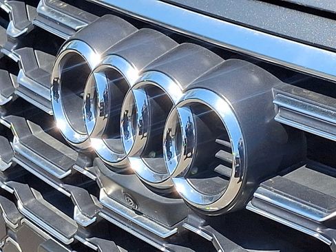Certified 2023 Audi SQ5 Premium Plus w/ Premium Plus Package AWD/4WD image 4