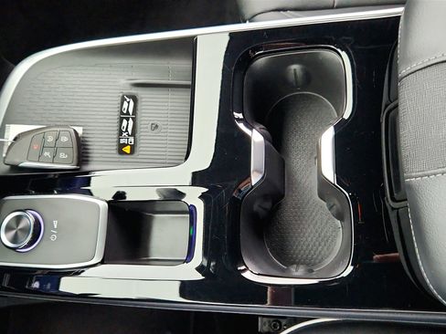 Used 2025 Buick Enclave Preferred image 15