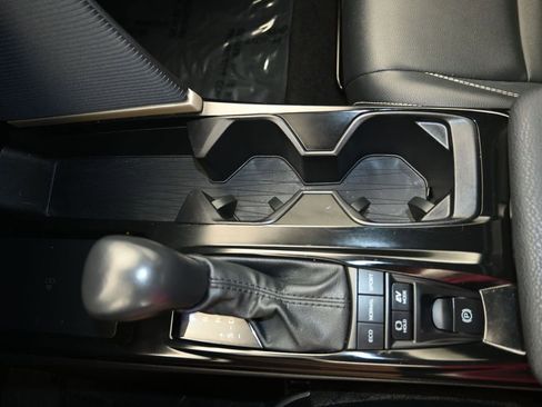 Used 2025 Toyota Camry SE image 18