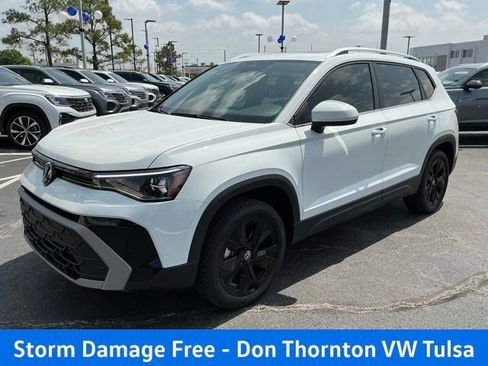New 2026 Volkswagen Taos SE FWD image 7