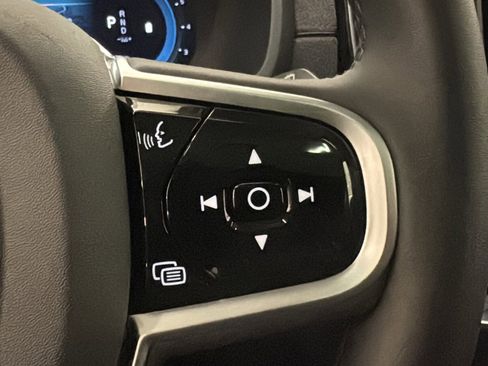 Used 2025 Volvo XC90 B6 Plus image 14